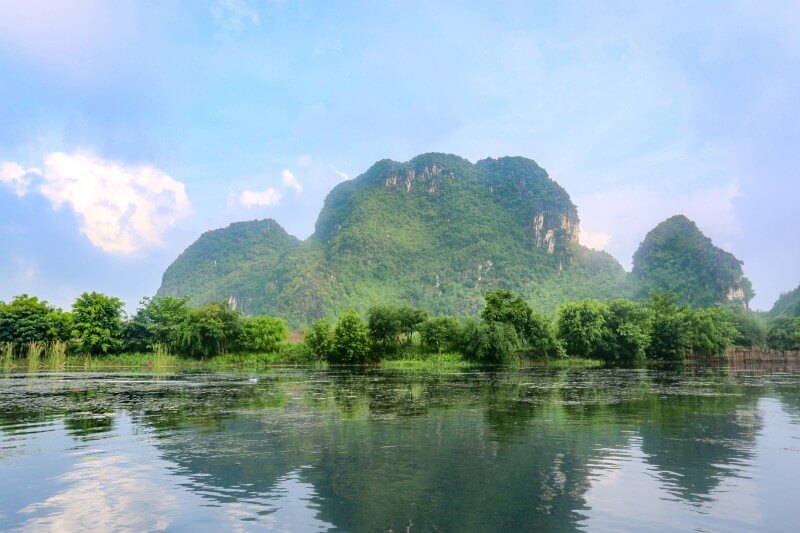 Sattgrüne Landschaft in Ninh Binh
