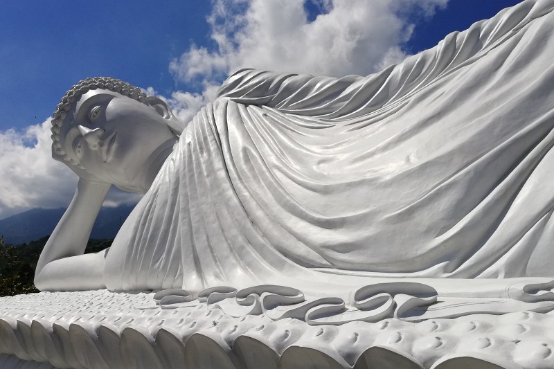 Weißer Buddha Bali